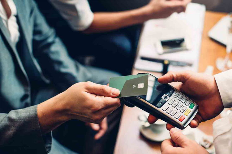 شرایط مورد نیاز برای اخذ دبیت کارت ‌ها