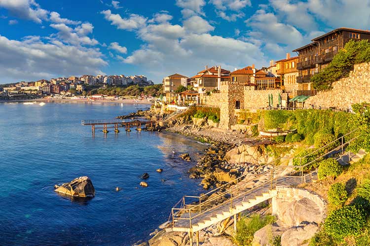 بورگاس سالترنز (Burgas) ؛ جاذبه های گردشگری بلغارستان