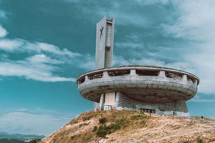 کوه Buzludzha یکی از جاذبه های گردشگری بلغارستان