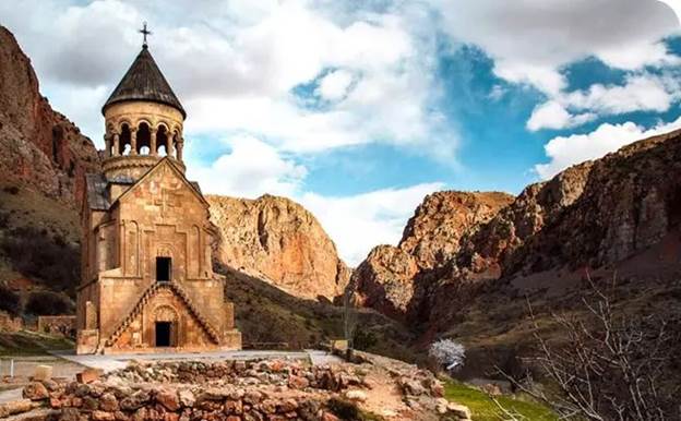مذهب مردم ارمنستان-تکماه تراول